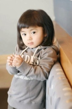 �ܳ���С˧����Ů