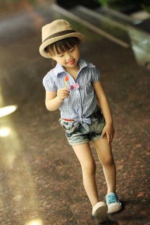 �ܳ���С˧����Ů