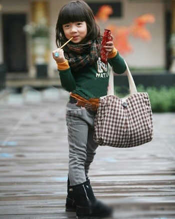 �ܳ���С˧����Ů