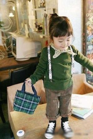 �ܳ���С˧����Ů