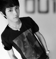 �ڰ��˸��Ƿ���Ů