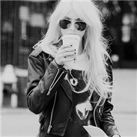 �ڰ��˸���Ů