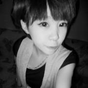 �ڰ��˸�Ů��