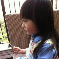 ���۾��ɰ�СŮ��