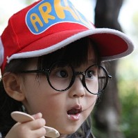 ���۾��ɰ�СŮ��