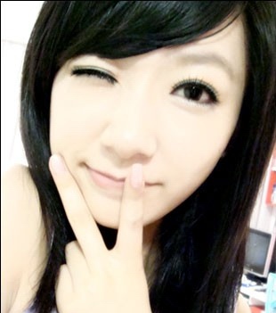 �ɰ����۾���Ů