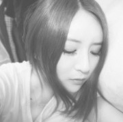 Ů���˸о�̬ͷ��