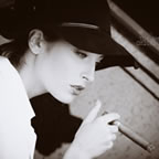 �ڰ�Ů���˸о�̬