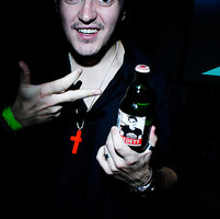 ������qq����