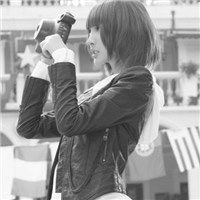 �ڰ׾���Ů��