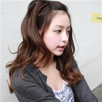 �ɰ���ƤŮ��