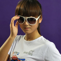 QQ����ͷ������һ��һŮ���Ҹ������Ǵ�������װһ��һ��