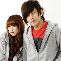 �ڰ��˸��Ƿ�����QQͷ�񣬱��˵�����һֱ���Ӻ�Զ