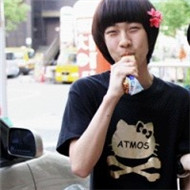 ѧ��QQ����ͷ��һ�ԶԵģ��ഺ��������������װ��