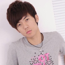 ����������ס�Ҹ���˲�䣬�����������һ��һŮ