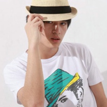 ����������ס�Ҹ���˲�䣬�����������һ��һŮ