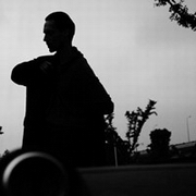 �ڰ׵��Ƿ�����qqͷ��_���к��Ľ����Ļ���