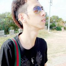 qq����ʱ����ʿͷ�񣬴����۾����������ǲ�һ��