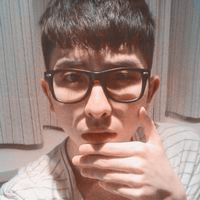 qq����ʱ����ʿͷ�񣬴����۾����������ǲ�һ��