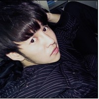 qq����ʱ����ʿͷ�񣬴����۾����������ǲ�һ��