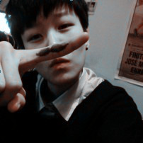 qq����ʱ����ʿͷ�񣬴����۾����������ǲ�һ��