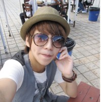 qq����ʱ����ʿͷ�񣬴����۾����������ǲ�һ��