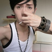 ��������������ͷ�񣬳�ק������һ����֪������