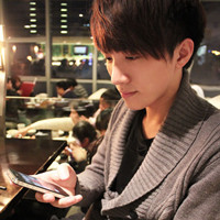 qq�����˸�ͷ��̬��������˫Ŀ������ĺ�����