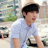 qq�����˸�ͷ��̬��������˫Ŀ������ĺ�����