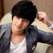 �����������������ͷ�����ǵ�˧����ֱ���ԳƵ�������