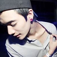 �����������������ͷ�����ǵ�˧����ֱ���ԳƵ�������