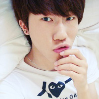 �����������������ͷ�����ǵ�˧����ֱ���ԳƵ�������