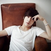 �����������������ͷ�����ǵ�˧����ֱ���ԳƵ�������