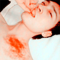 ŷ���ڰ��Ƿϳ��̵�����ͷ�񣬵��Ի�������������Ի��Լ�