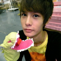 ������Ψ������ͷ�����������͸¶һ˿���������