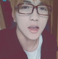 ŷ���Ƿ��˸�����ͷ�񣬷��������̴�ī������Ȧһ���ֿ�