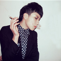 ŷ���Ƿ��˸�����ͷ�񣬷��������̴�ī������Ȧһ���ֿ�