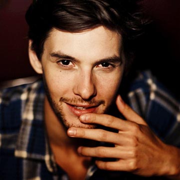 ŷ���Ƿ��˸�����ͷ�񣬷��������̴�ī������Ȧһ���ֿ�