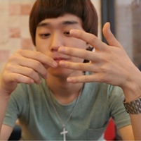 Ѽ��ñ�Ӹ�������ͷ�������ǳ�����һ��Ϸ