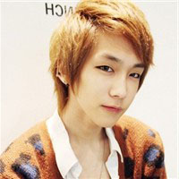 �����˸�����ͷ�񣬿�������һ��Īչ������ĺ�����