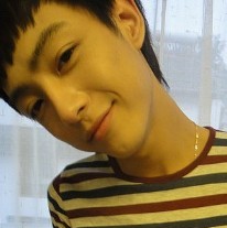 ���԰ڵ�˧������ͷ�񣬵���������ϲ��������ǰ����Զ�Ǹ߰���