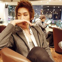 8����ÿ��Ŀɰ�����ͷ���Ҳ�ֻ��˧�����һ�����Ĭ