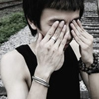 ʱ�г�����ק����ͷ�����ڸ���ǰ�ص��������������