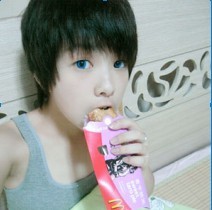 ����˧������ͷ�񣬷���������Ψ����ֲ�֪��ʲô����