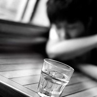 �˲����˸�����ͷ�񣬺ڰ׹¶�����������