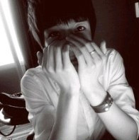 �˲����˸�����ͷ�񣬺ڰ׹¶�����������