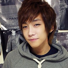 ����˧�� �˸�����ͷ����Ļ��������ƵĴ�һ������