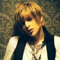 ��Ĭ�����˸� ����ͷ����������ʱ������ĬĬ��һ��������