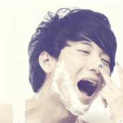 �������ɰ�����ͷ�������׾���������Ů��һ��