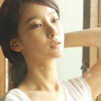 12�������е�qqŮ��ͷ��,ȴ��δ����̤���������